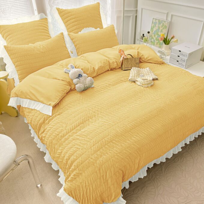 Lenjerie pat dublu, Soft Touch CREPONAT DELUXE, 6 piese, Jojo Home, Galben 1 Lenjerie pat dublu, Soft Touch CREPONAT DELUXE, 6 piese, Jojo Home, Galben