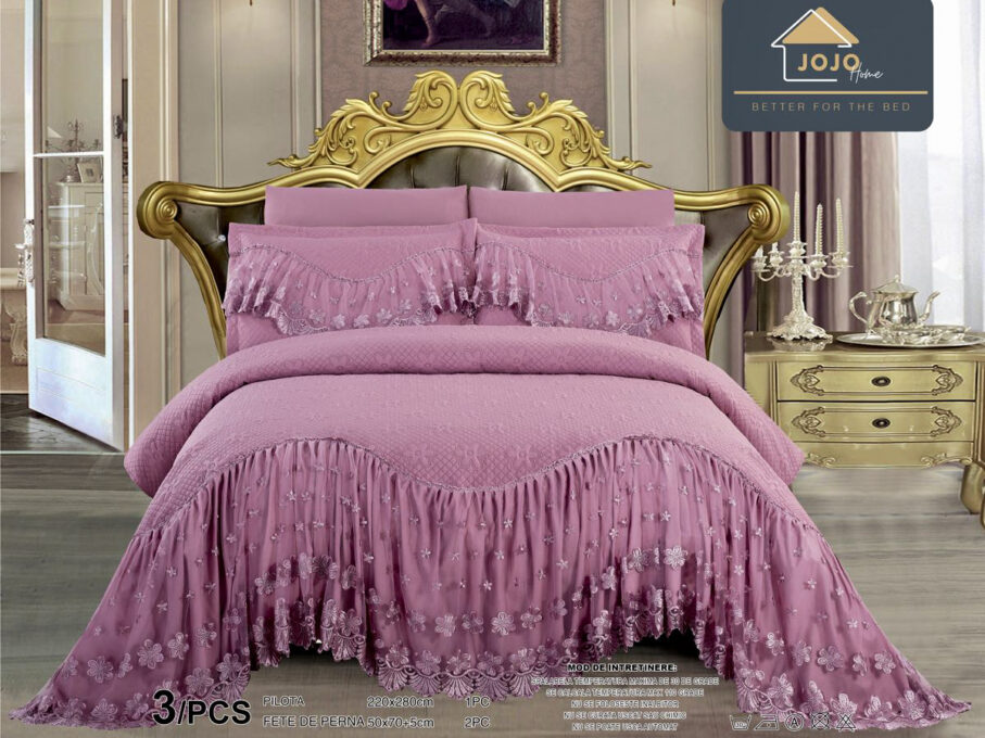 Cuvertura pat dublu, 3 piese, Bumbac Finet, 220x280cm, cu volanase si broderie, Jojo Home, Roz