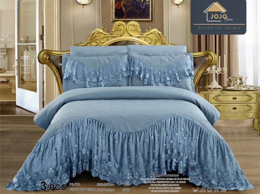 Cuvertura pat dublu, 3 piese, Bumbac Finet, 220x280cm, cu volanase si broderie, Jojo Home, Bleu