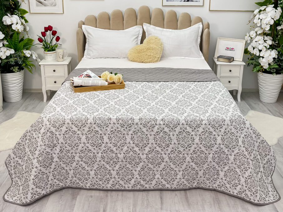(OFERTA 3 la 199 Lei) Cuvertura matlasata cu doua fete pentru pat dublu , 210x210, Gri, oriental