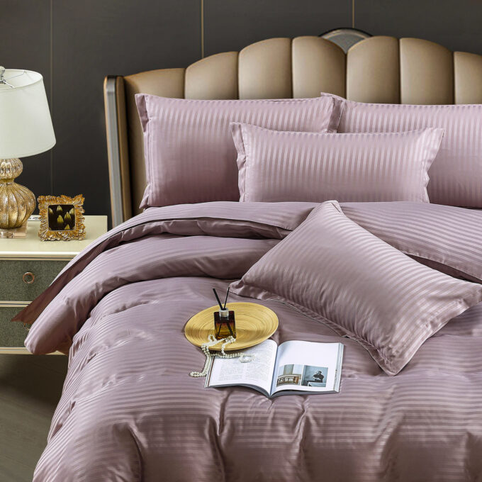 Lenjerie HoReCa, pat single, Damasc Finetat Deluxe, 4 piese, Jojo Home, Gri cenusiu 1 Lenjerie HoReCa, pat single, Damasc Finetat Deluxe, 4 piese, Jojo Home, Gri cenusiu