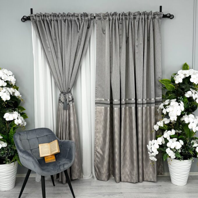 Set 2 bucati Draperie Lines, tip panou 3 metri latime , Gri Silver- 3m latime x 232 m inaltime , rejansa pt. bara